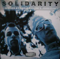 Carátula de Solidarity 2002